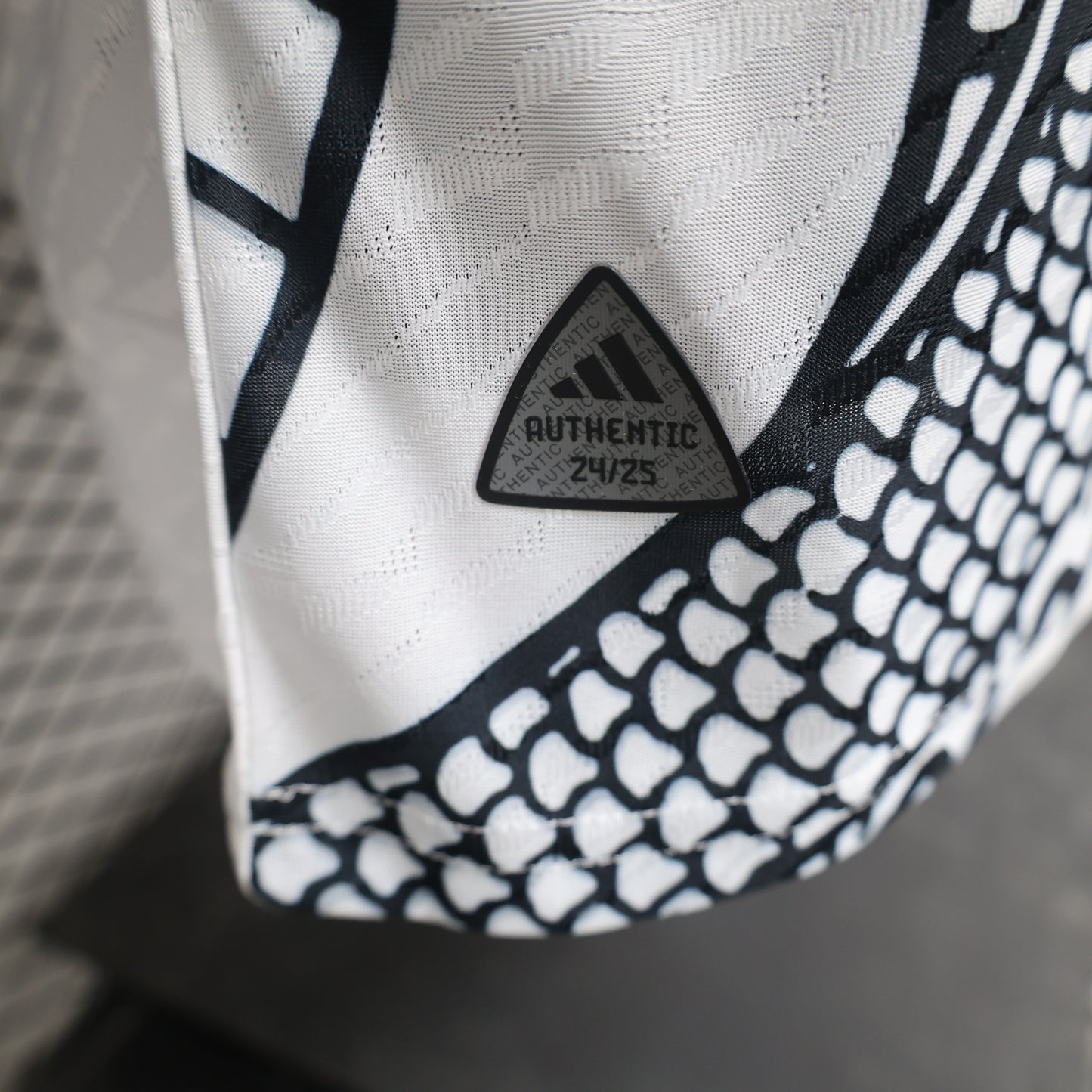REAL MADRID JERSEY CONCEPT 24/25