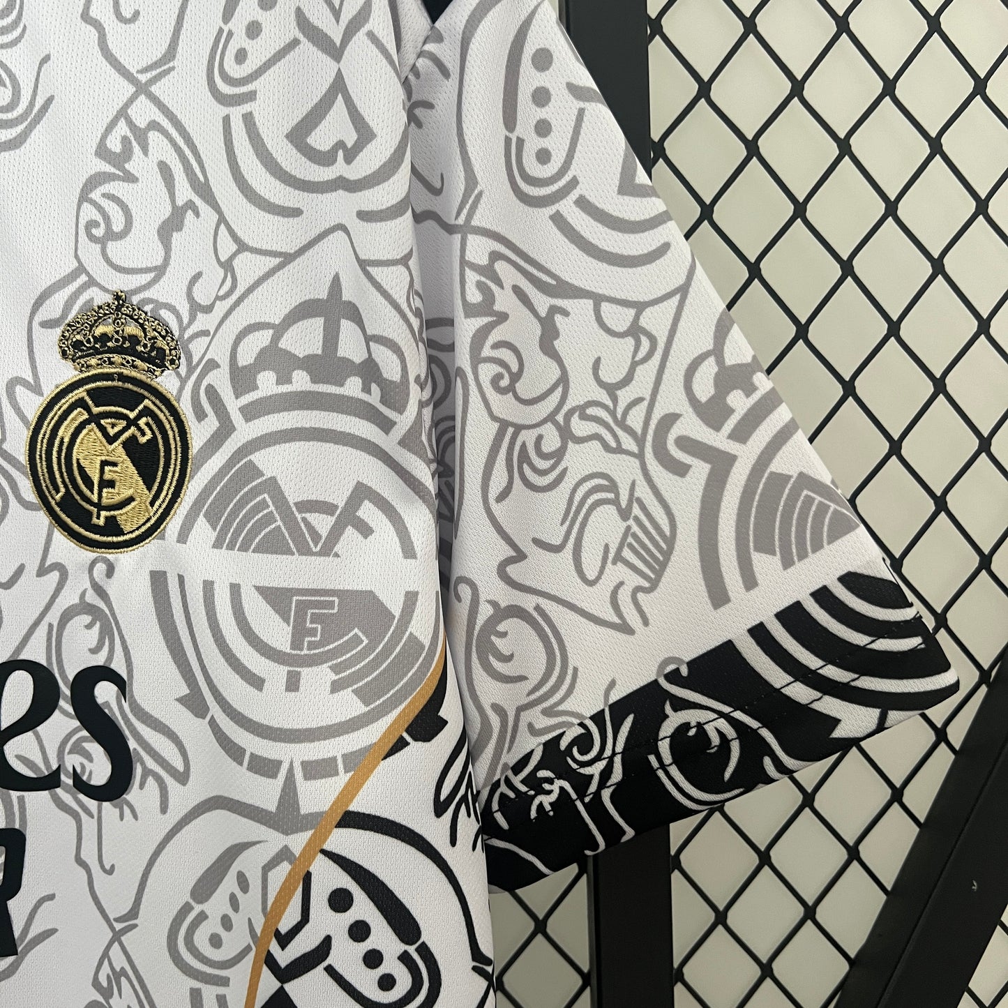 REAL MADRID MAILLOT CONCEPT Blanc 24/25