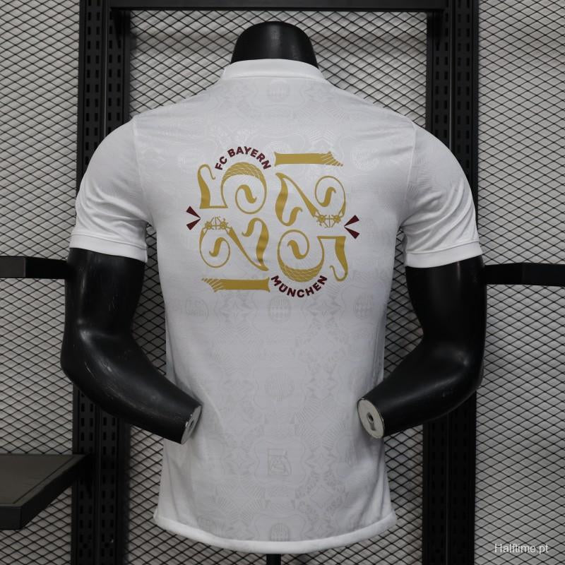 MAILLOT Bayern Munich Blanc 125th Anniversary Emblem