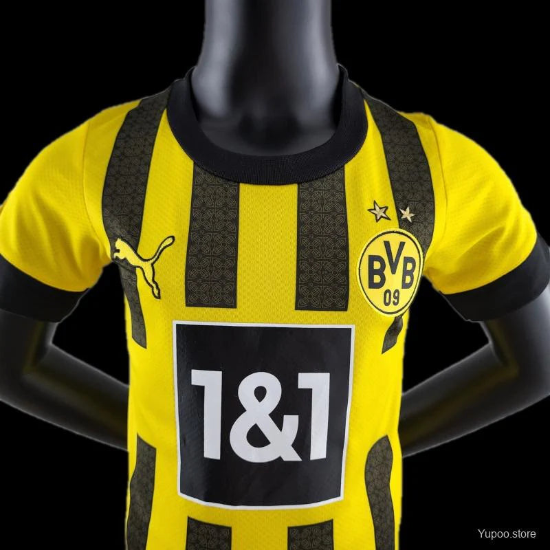 Kit Borussia Dortmund domicile 2022/23