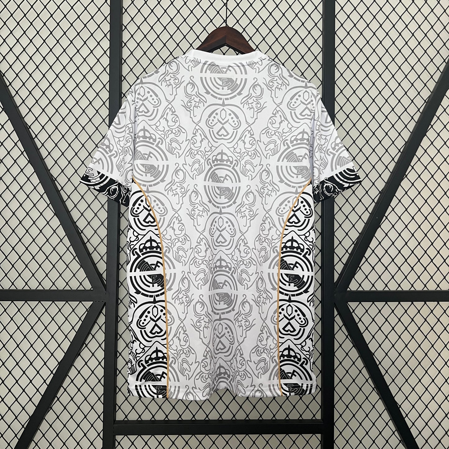 REAL MADRID MAILLOT CONCEPT Blanc 24/25