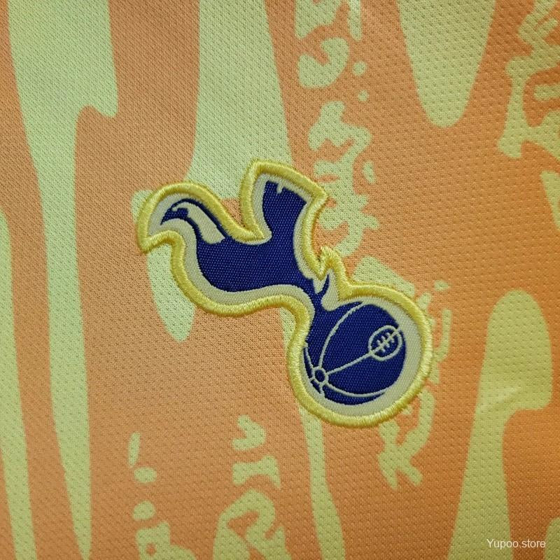 Tottenham goalkeeper football kit 2024/25