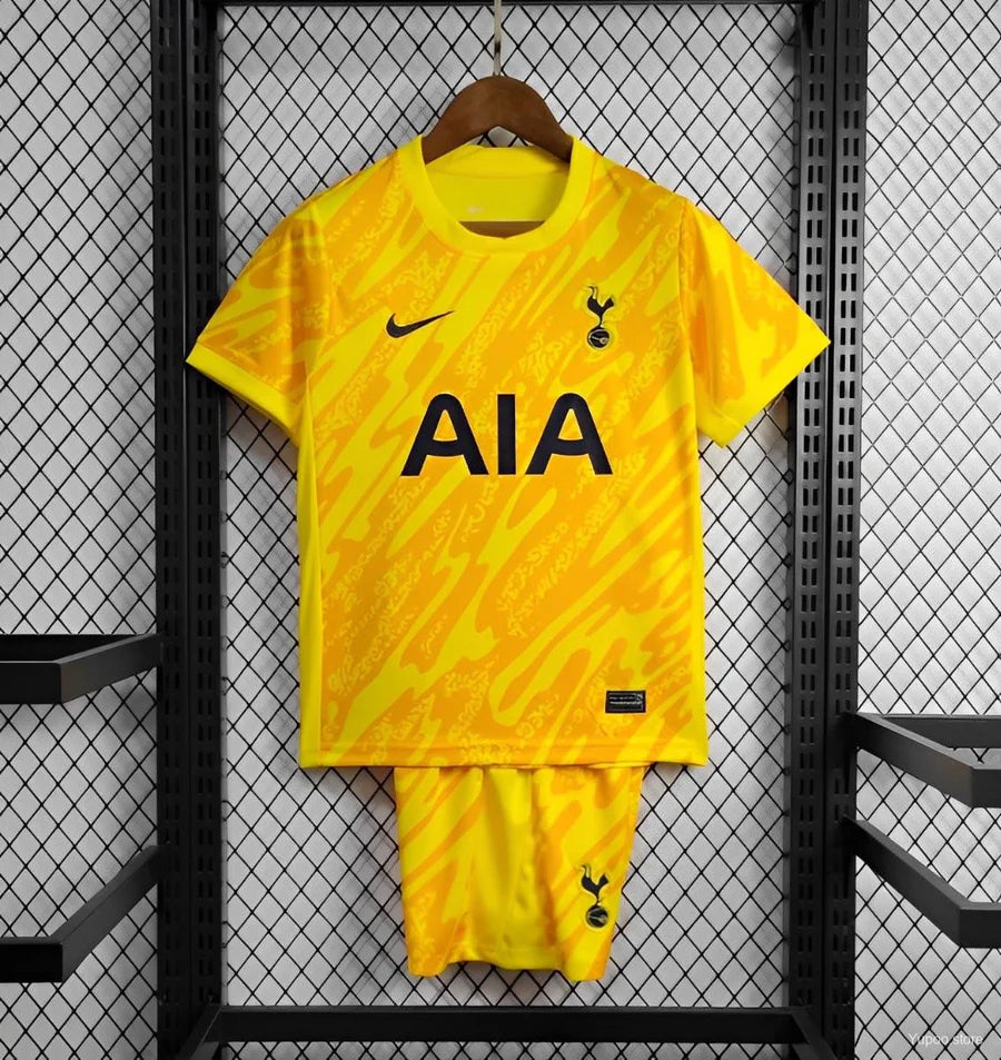 Tottenham goalkeeper football kit 2024/25