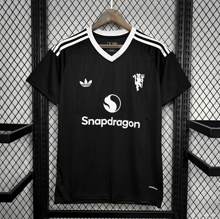 Manchester United Goalkeeper Goalkeeper Football Jersey 2024/25