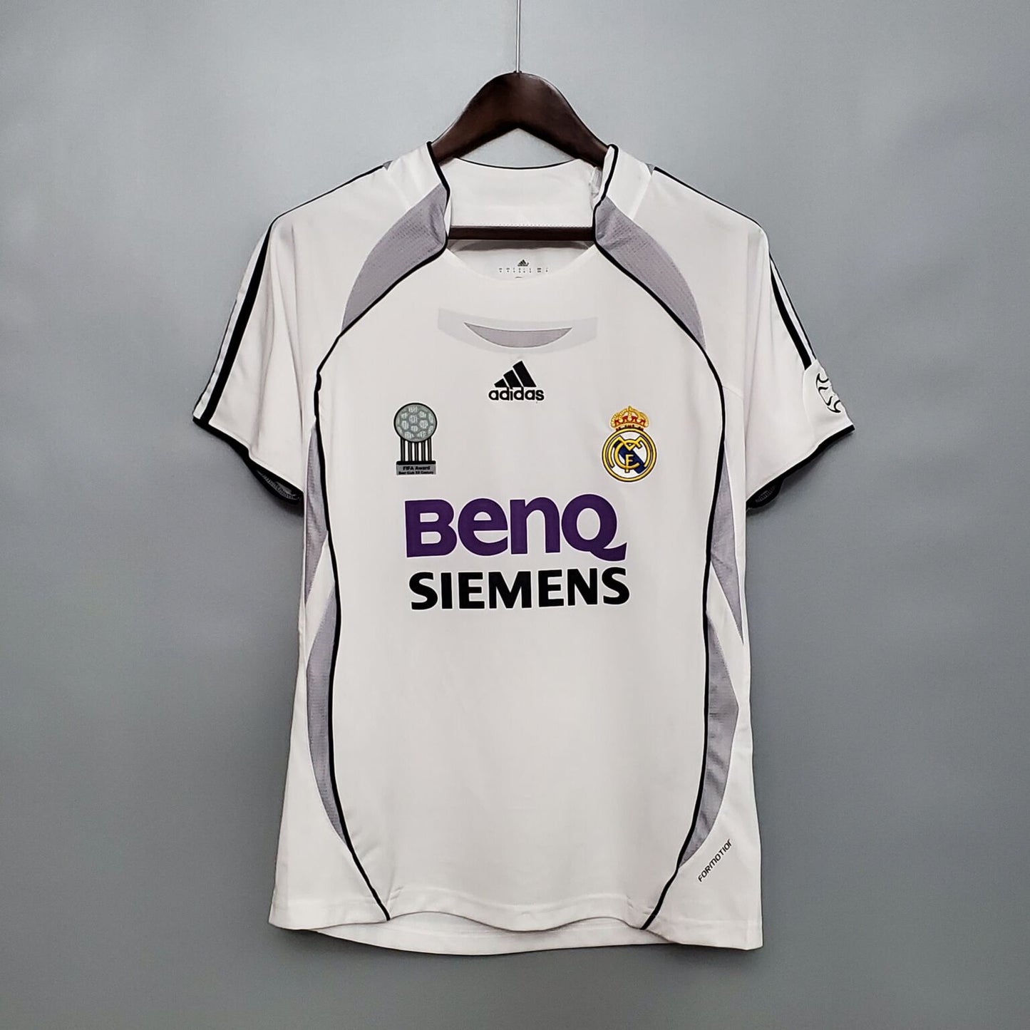 Real Madrid Retro Mailot 06/07