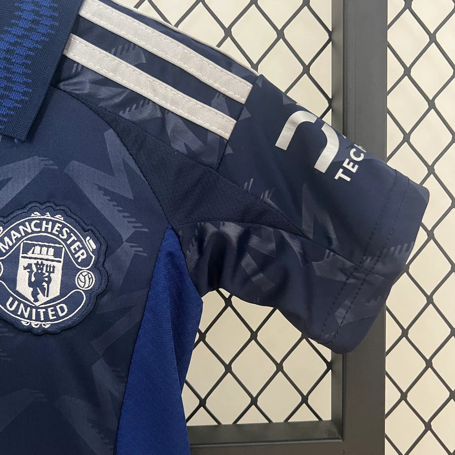 Manchester United Away Football Kit 2024/25 - Kids