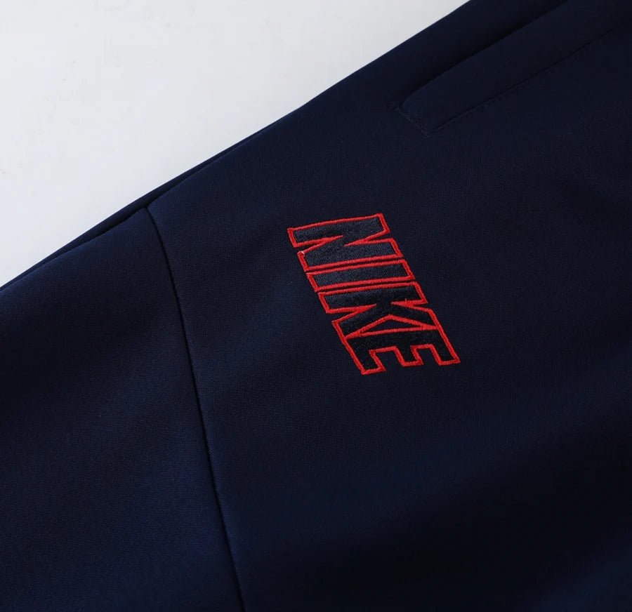 Survêtement jogging Nike Repeat logo bleu