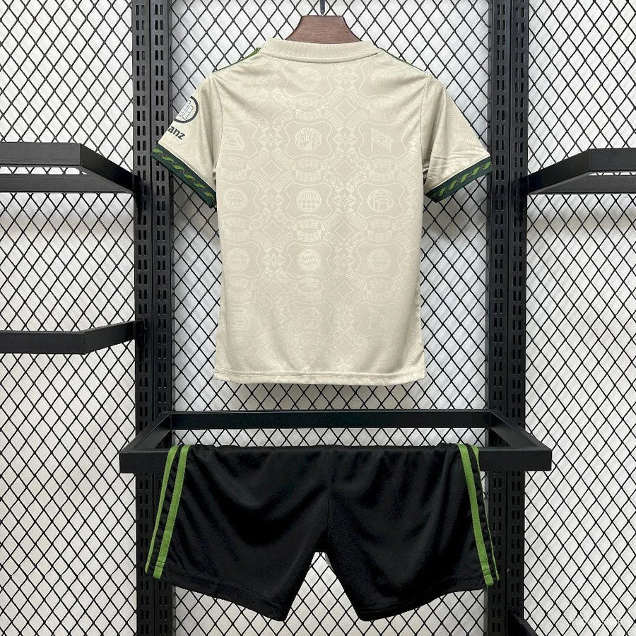 Kit ensemble football Bayern Munich Oktoberfest 2025/26