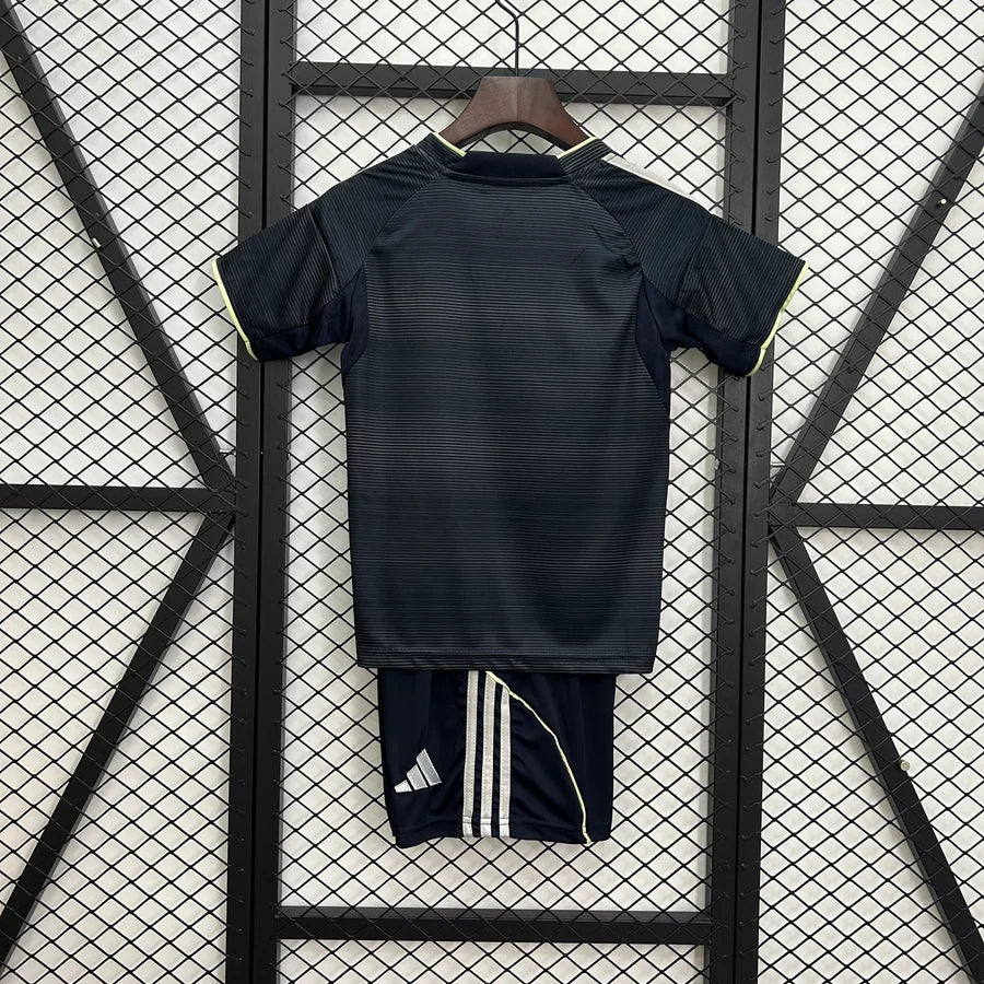 Kit ensemble football Real Madrid extérieur 2025/26
