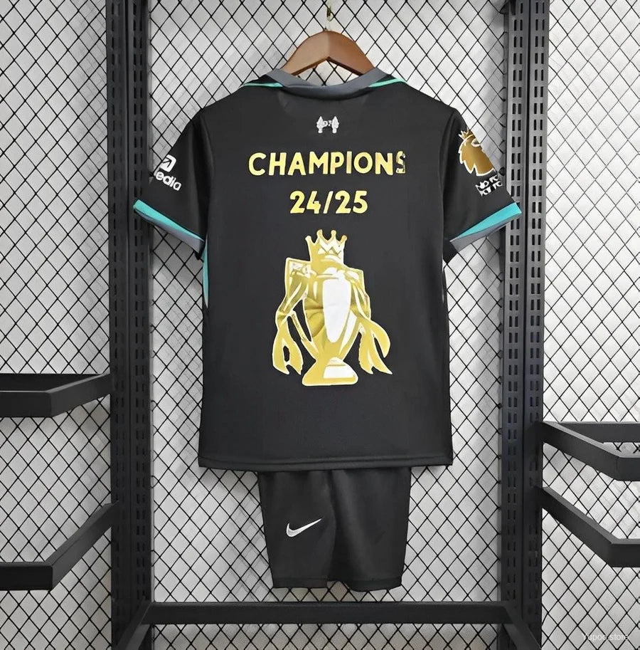 Kit ensemble football Liverpool CHAMPIONS 2024/25