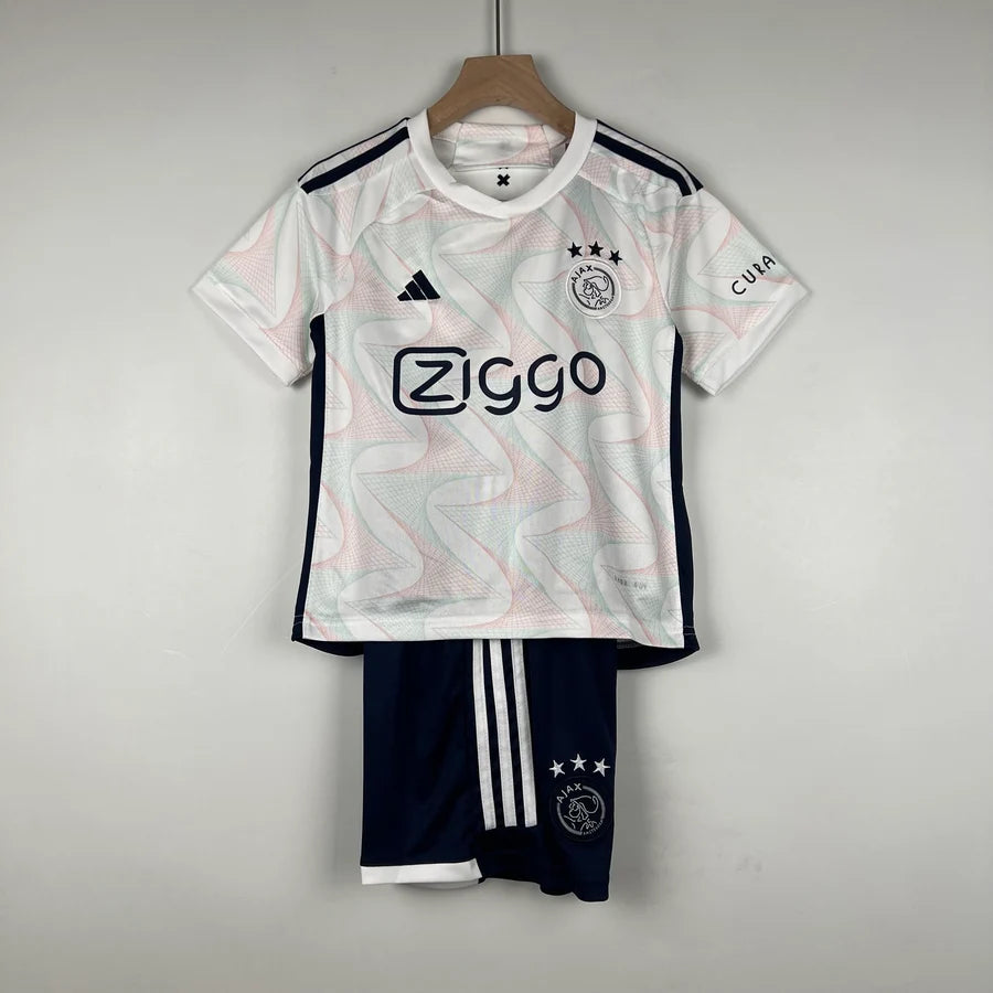 Kit Ajax Amsterdam exterieur 2023/24