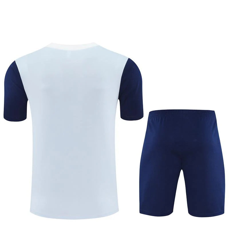 Kit ensemble football Tottenham training 2025/26