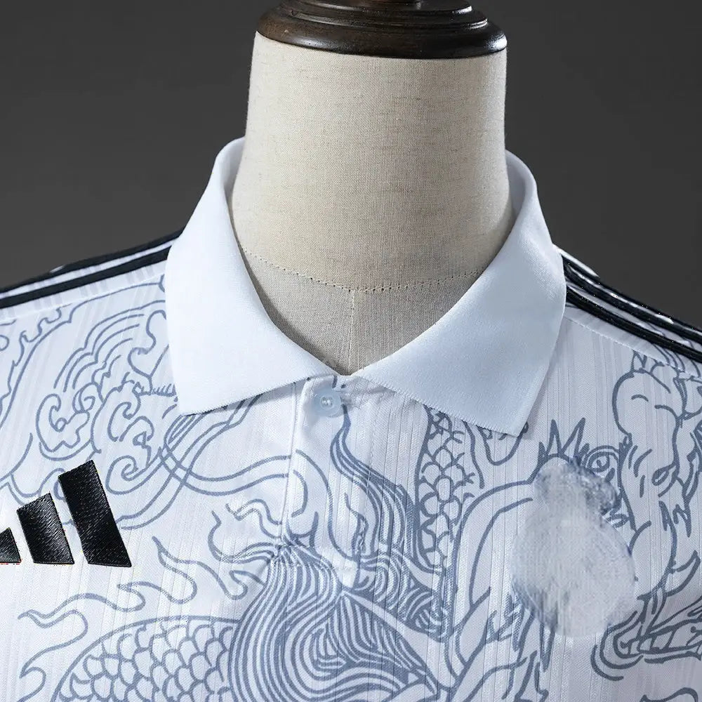 Maillot football Real Madrid version spéciale 2025/26