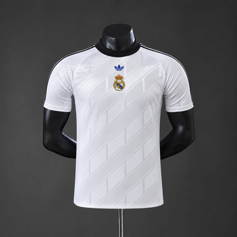 Maillot football Real Madrid version spéciale 2026/27
