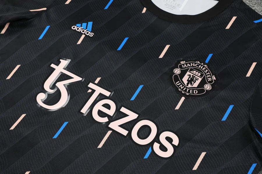 Kit Manchester United training noir 2022/23