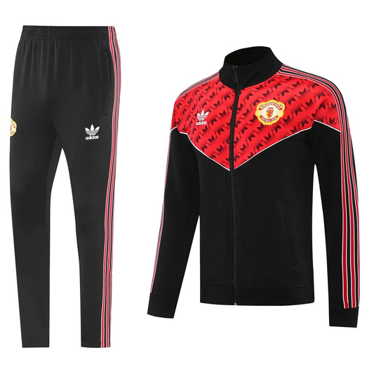 Survêtement Rétro Manchester United x Adidas – Édition Classique “Sharp”