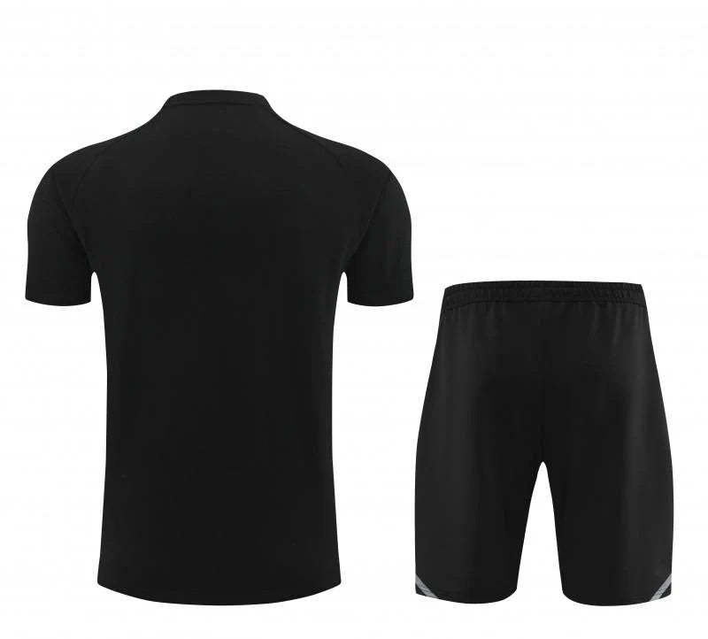 Kit ensemble football Manchester United training 2024/25