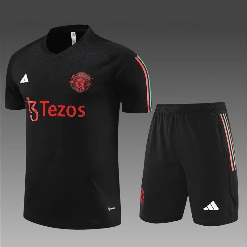 Kit Manchester United training noir 2022/23