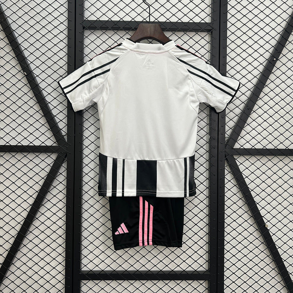 Kit ensemble football Juventus domicile 2025/26