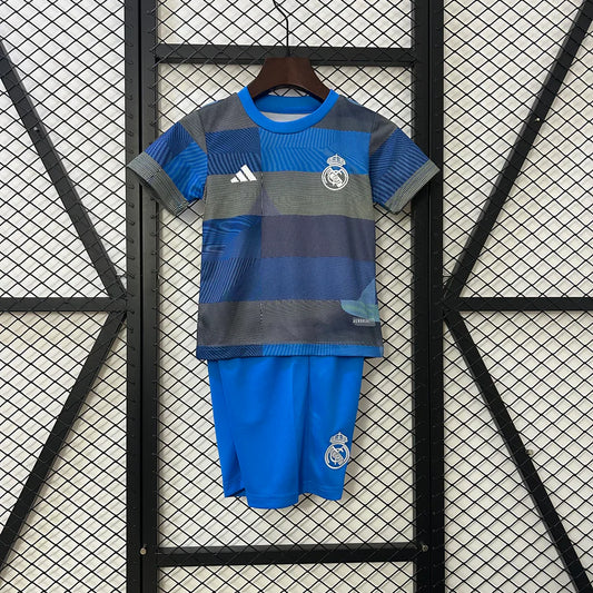 Kit ensemble football Real Madrid training 2025/26