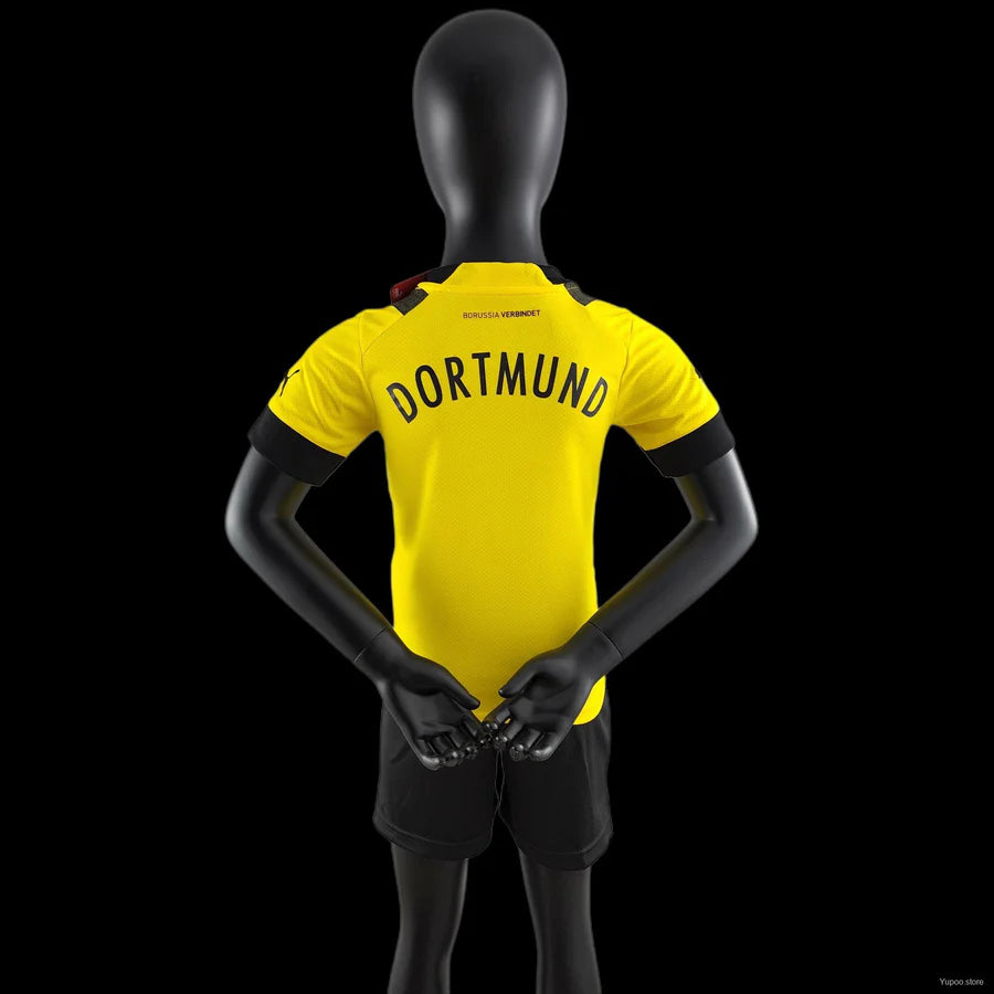 Kit Borussia Dortmund domicile 2022/23