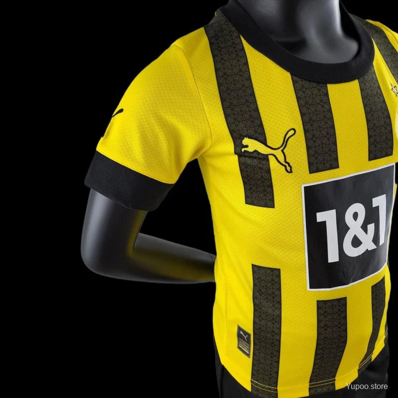 Kit Borussia Dortmund domicile 2022/23