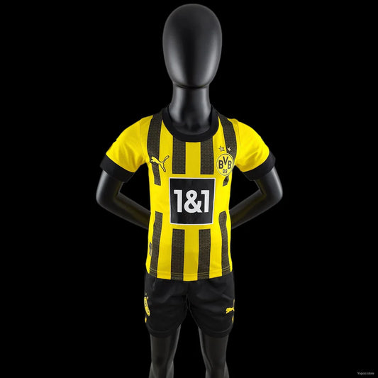 Kit Borussia Dortmund domicile 2022/23