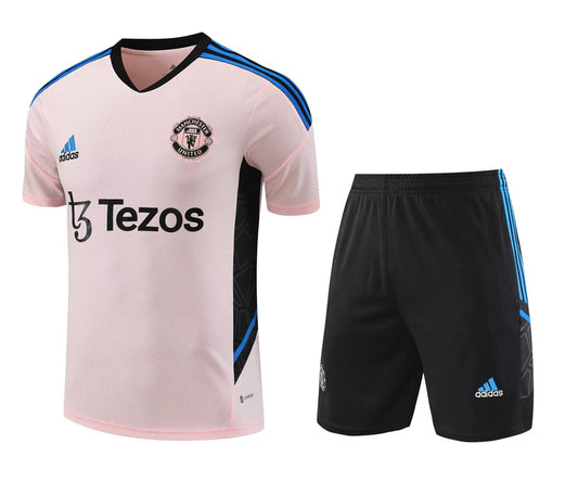 Kit Manchester United training rose 2023/24