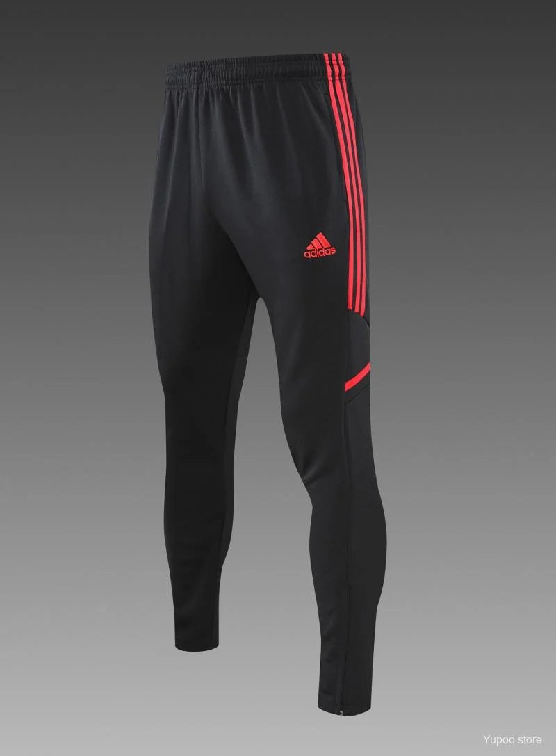 Survêtement Bayern Munich noir/rouge 2022/23