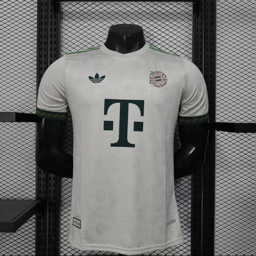 Maillot football Bayern Munich Oktoberfest Player Version 2025/26