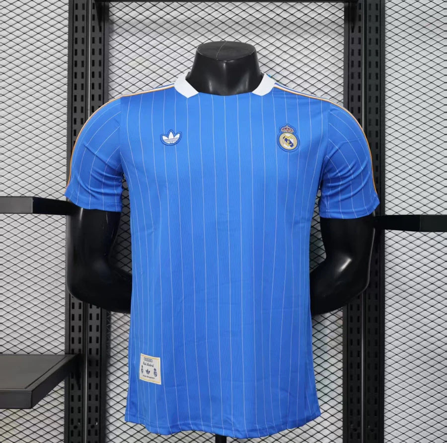 Maillot Real Madrid Vintage Rétro Bleu Player Version 2025/26