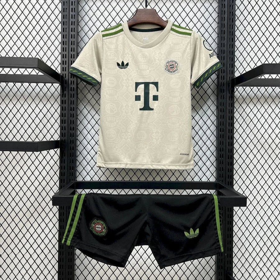 Kit ensemble football Bayern Munich Oktoberfest 2025/26