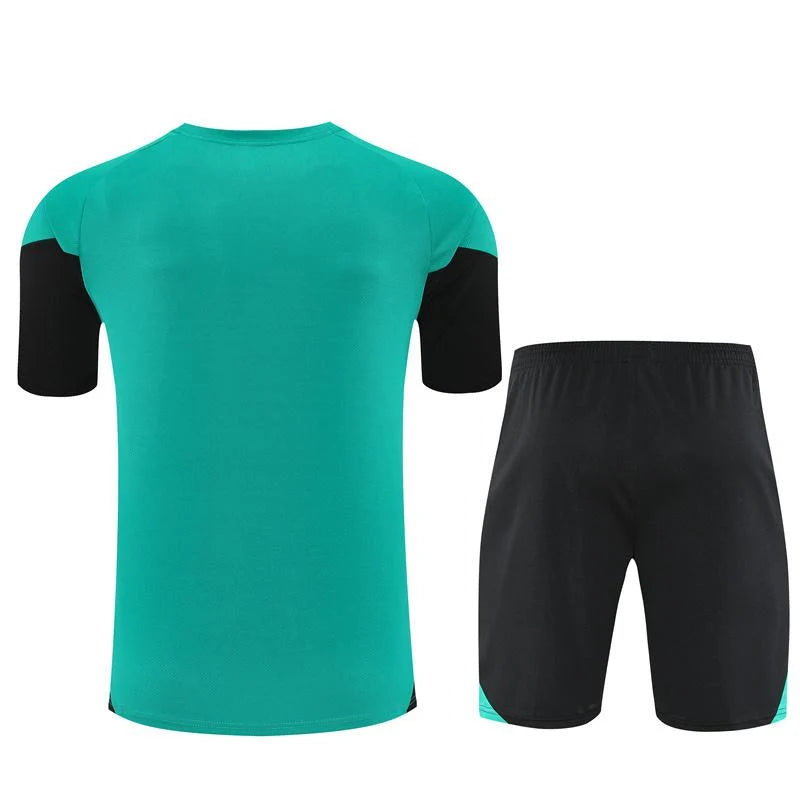 Kit ensemble football Liverpool training 2025/26