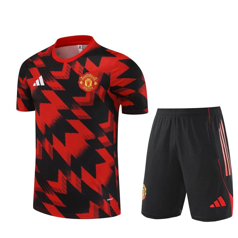 Kit ensemble football Manchester United training 2025/26