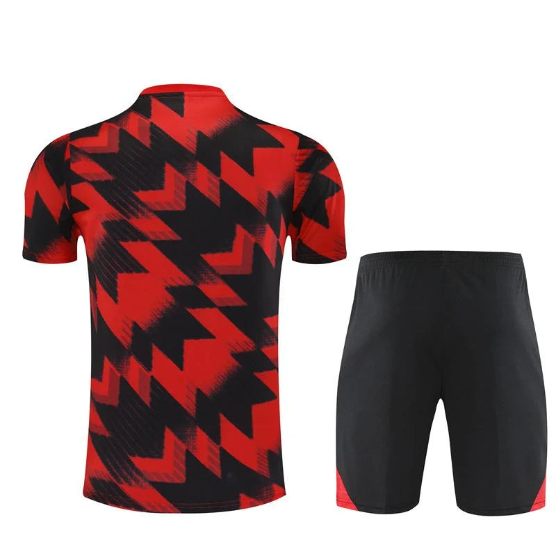 Kit ensemble football Manchester United training 2025/26