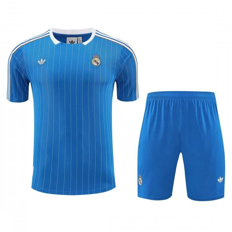 Kit ensemble football Real Madrid Retro 2025/26