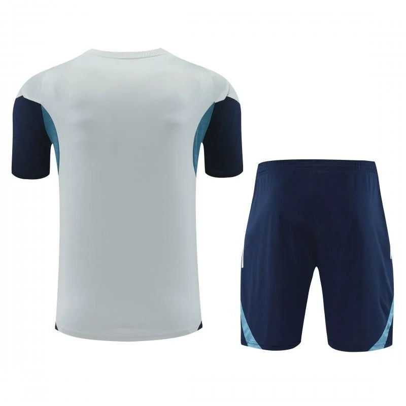 Kit football Arsenal ensemble training 2025/26