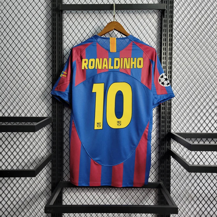 FC Barcelona Home Football Shirt 2005/06 RONALDINHO #10