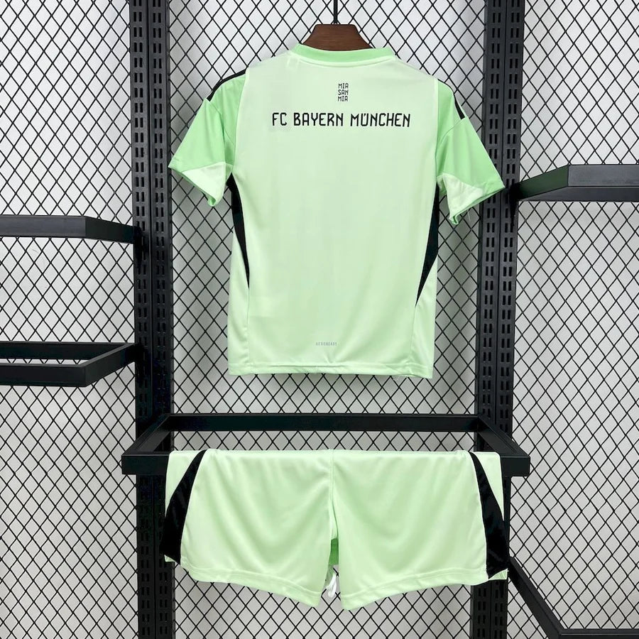 Kit ensemble football Bayern Munich Gardien Goalkeeper 2025/26