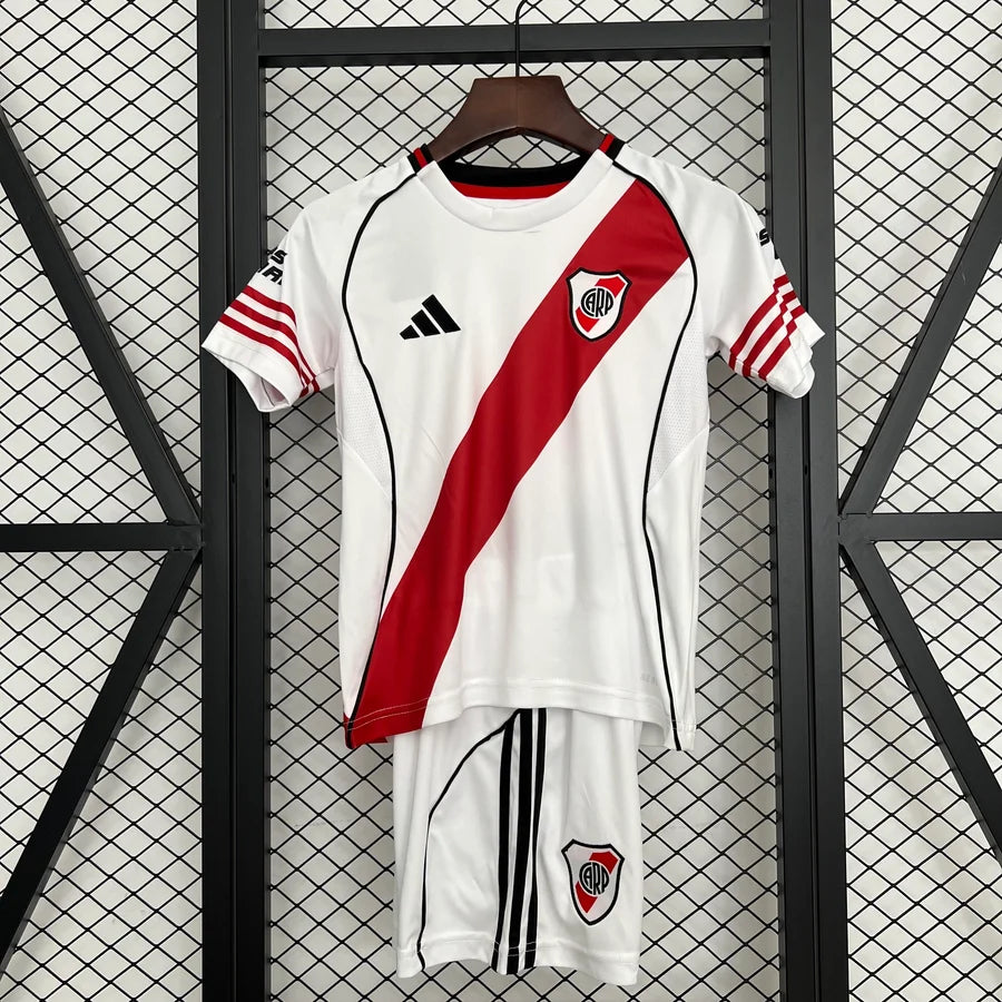 Kit ensemble football River Plate domicile 2025/26