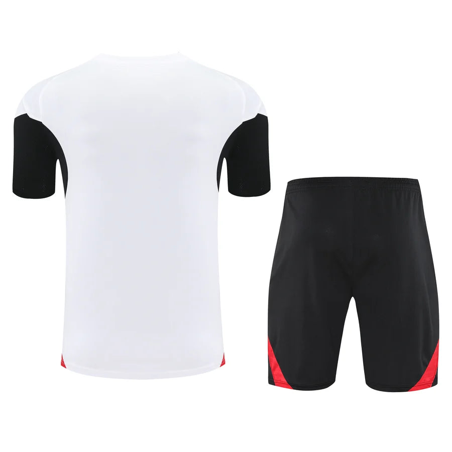 Kit ensemble football Manchester United 2025/26