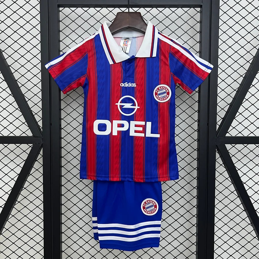 Kit ensemble football Bayern Munich domicile 1995/97