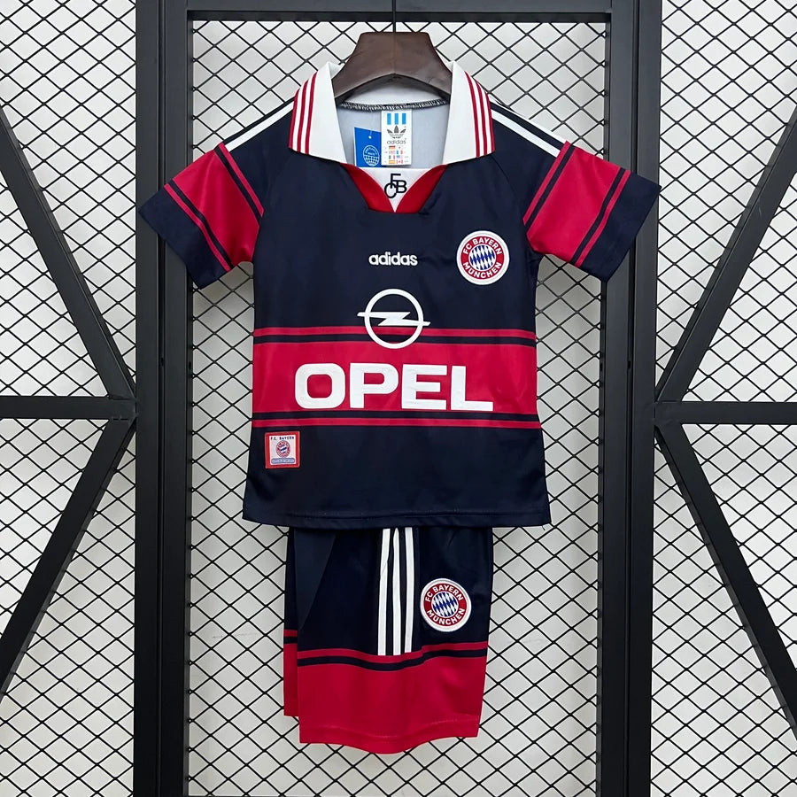 Kit ensemble football Bayern Munich domicile 1997/99
