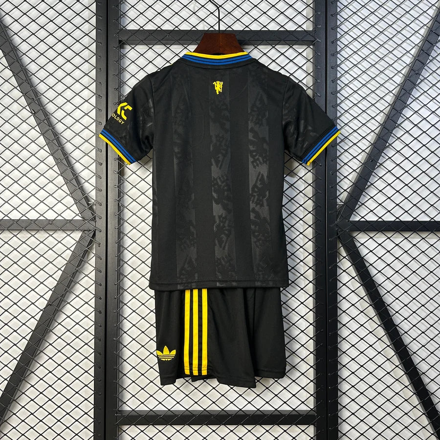 Kit ensemble football Manchester United 3e third 2025/26