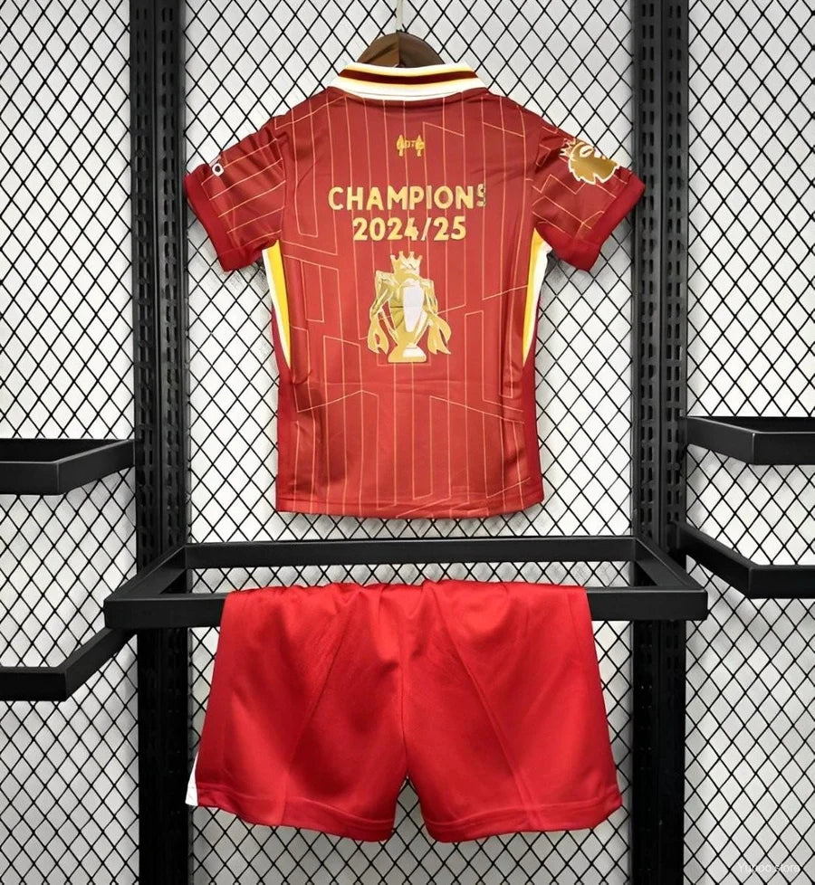 Kit ensemble football Liverpool CHAMPIONS 2024/25