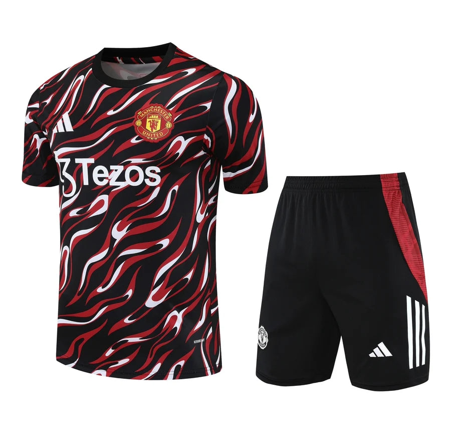 Kit ensemble football Manchester United 2025/26