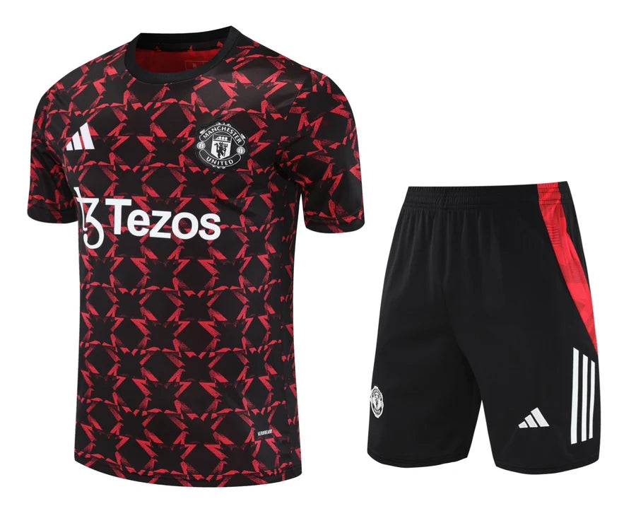 Kit ensemble football Manchester United 2025/26