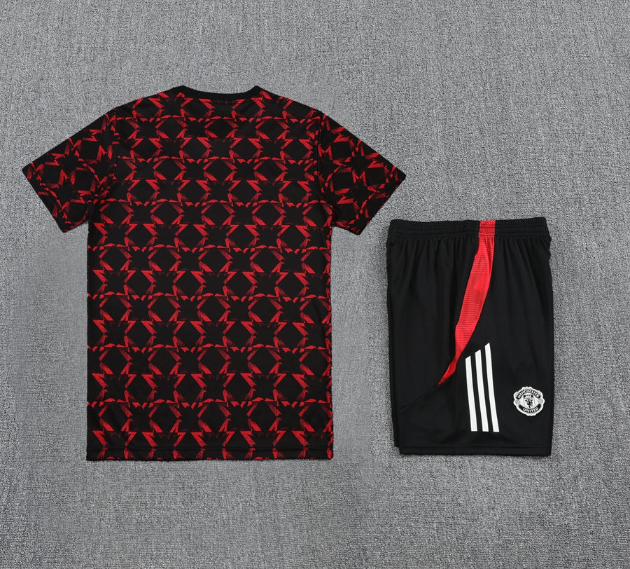 Kit ensemble football Manchester United 2025/26