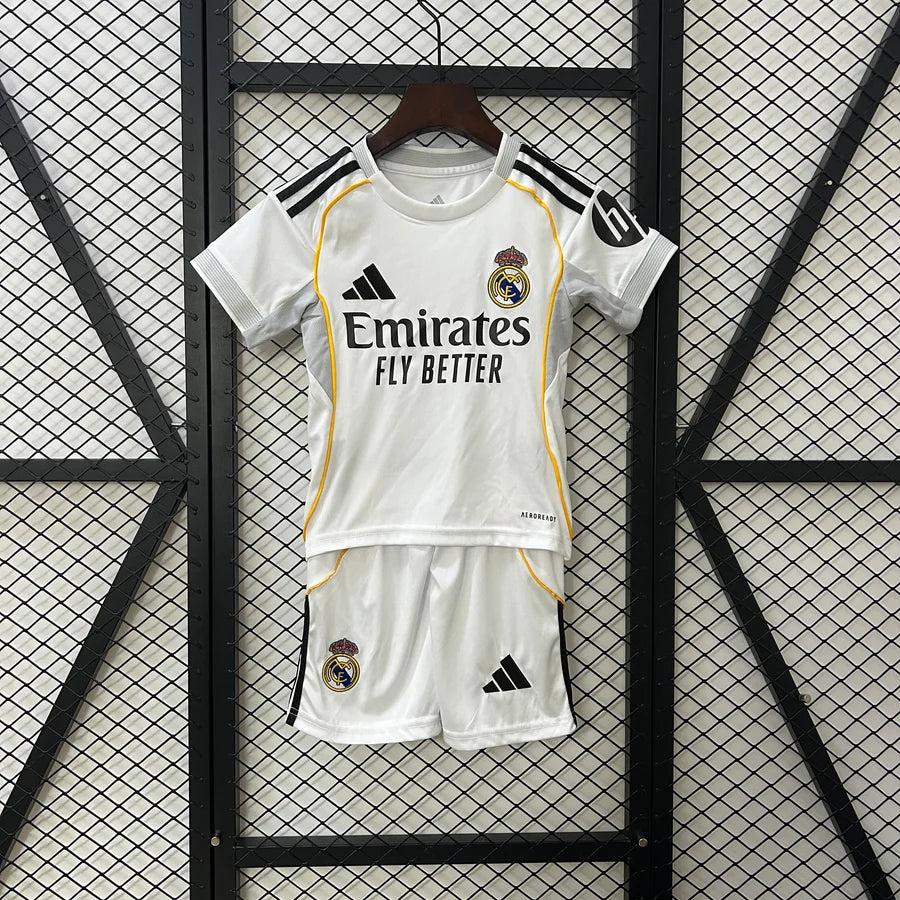 Kit ensemble football Real Madrid domicile 2025/26