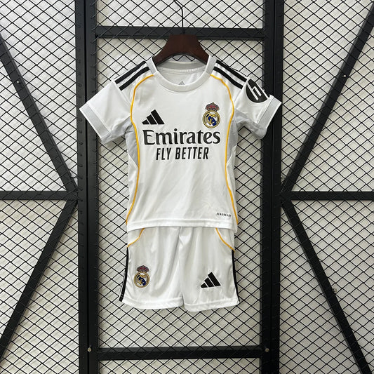 Kit ensemble football Real Madrid domicile 2025/26